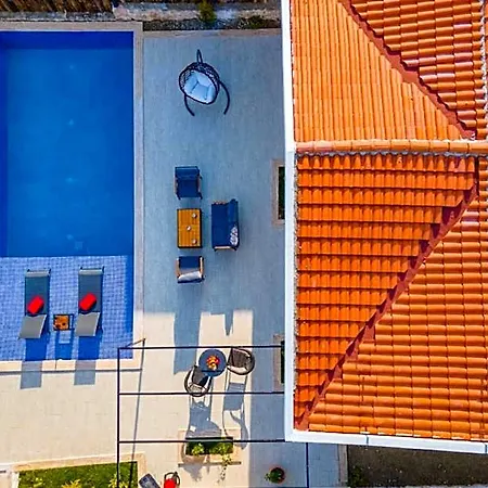 Medis Villalari Hotel *